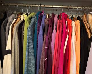 Sweatshirts    Med - Large