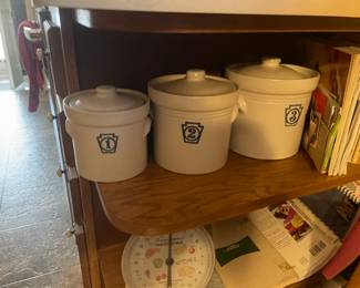 . . . Pfaltzgraff canister set