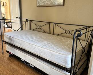 Twin Size Day bed with Trundle