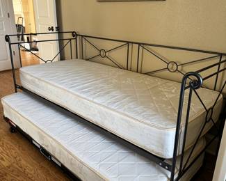 Twin Size Day bed with Trundle
