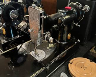 Singer Featherweight 