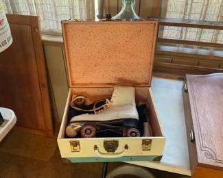 VINTAGE ROLLER SKATES