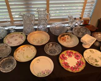 NICE ANTIQUE GLASSWARE