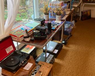 Gibson Ranger 1963 Amp, electronics, vintage albums and cassette tapes