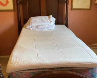 Twin size bed 
