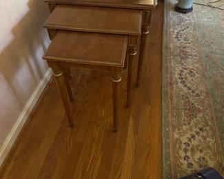 Set of 3 nesting tables 
