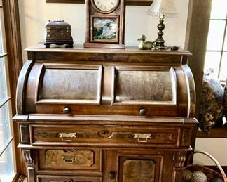 Antique Victorian Cylinder Rolltop desk, burled walnut