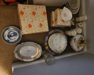 Collectable glass/dishes 