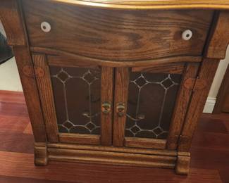 Beautiful wood end table, night stand