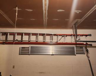 Ladders, standing shelf for painting