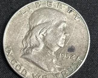 Lot # : 436 - 1952 Benjamin Franklin liberty silver half
