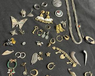 Lot # : 459 - Group of costume jewelry
