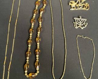 Lot # : 361 - Group of costume jewelry
