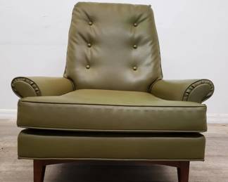 Lot # : 517 - Mid century modern faux leather lounge chair
