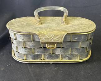 Lot # : 339z - Vintage 1950s metal basket-weave purse

