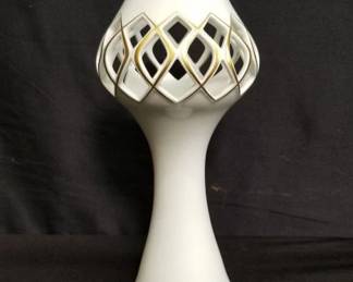 Lot # : 66 - Herend porcelain vase
