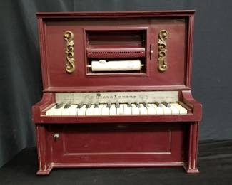 Lot # : 102 - Vintage Piano Lodeon toy player
