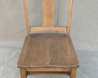Lot # : 316z - Vintage hand-made oak chair
