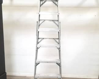Lot # : 104 - Husky aluminum ladder
