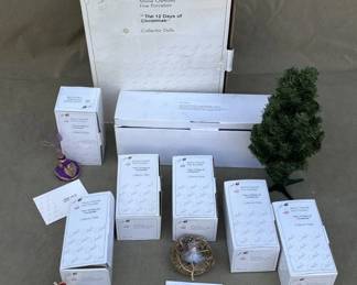 Lot # : 322z - VTG Marie Osmond porcelain doll ornaments
