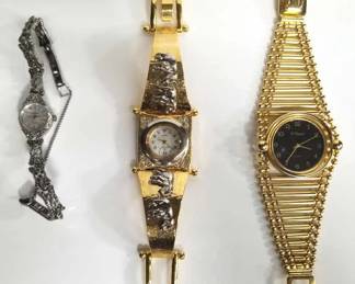 Lot # : 145 - Group of women's wristwatches
