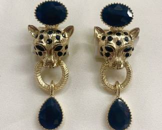 Lot # : 461v - Gold-tone leopard earrings
