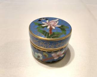 Lot # : 75f - Vintage Chinese cloisonné pill box/snuff jar
