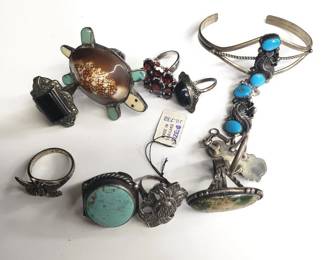 Lot # : 148 - Group of sterling silver rings
