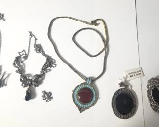 Lot # : 111 - Sterling silver jewelry

