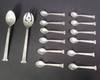 Lot # : 54 - Taxco (Mexico) sterling silverware - 12 teaspoons
