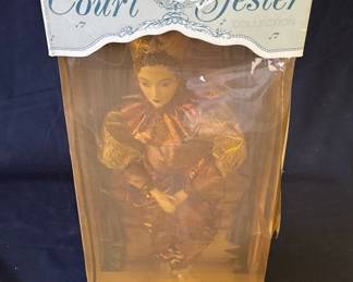 Lot # : 307z - Vintage Court Jester porcelain musical doll
