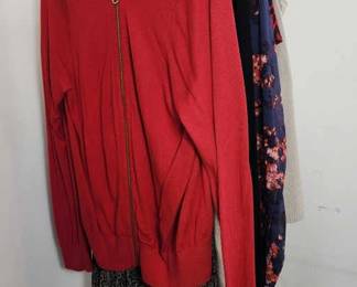 Lot # : 340 - 12pc womens clothes lot, Michael Kors, Guess,
