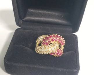Lot # : 37 - 14k gold ring with rubies and diamonds
