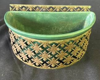 Lot # : 340z - Vintage ceramic planter
