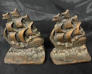 Lot # : 396v - Vintage brass ship bookends
