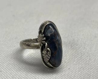 Lot # : 370v - Vintage sterling silver and stone ring
