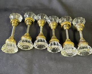 Lot # : 342z - 6 antique glass & brass doorknobs
