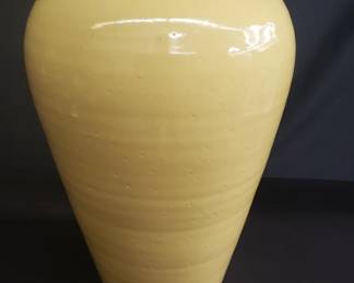 Lot # : 84 - Vintage McCoy-style pottery floor vase/oil jar
