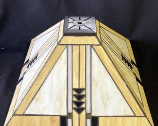 Lot # : 297z - Vintage stained glass lamp shade
