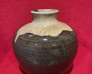 Lot # : 487v - Stamped glazed pottery
