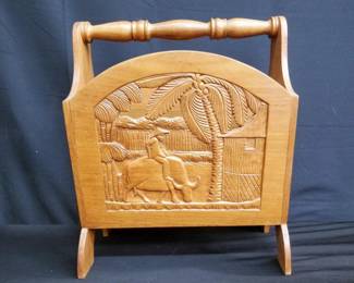 Lot # : 70 - Carved wood magazine rack
