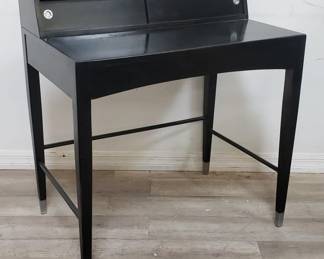 Lot # : 24 - Sligh Furniture writing desk
