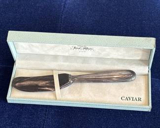 Lot # : 500m - Ercuis horn caviar spreader
