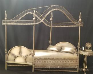 Lot # : 310 - Curtis Jere signed wall bedroom sculpture
