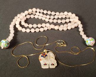 Lot # : 467 - Two rose quartz jewelry items
