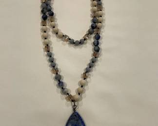 Lot # : 403v - Lapis and beads necklace
