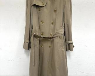 Lot # : 197 - Vintage Burberrys' khaki trench coat w/removable
