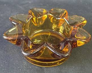 Lot # : 335z - Vintage amber glass ashtray
