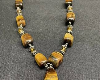 Lot # : 368v - Tiger's eye necklace
