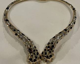 Lot # : 401v - Leopard rhinestone paw necklace
